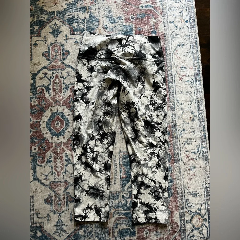 Lululemon wunder under under high rise crop 21” full on luxtreme dual shibori - Picture 5 of 9